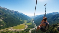 Uživajte v adrenalinu na Bovec zipline, medtem ko letite nad slikovito dolino Učja.