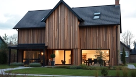 Leegruimen woning door een professioneel team dat meubels zorgvuldig afgevoerd.